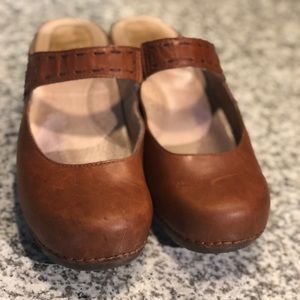 Brown Leather Size 40 Dansko Clog Shoes
